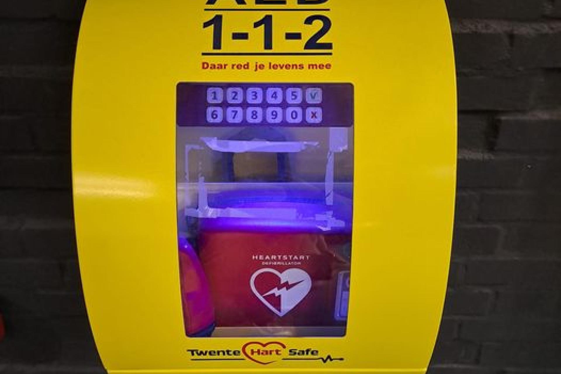AED met cijfers 1- 1 - 2