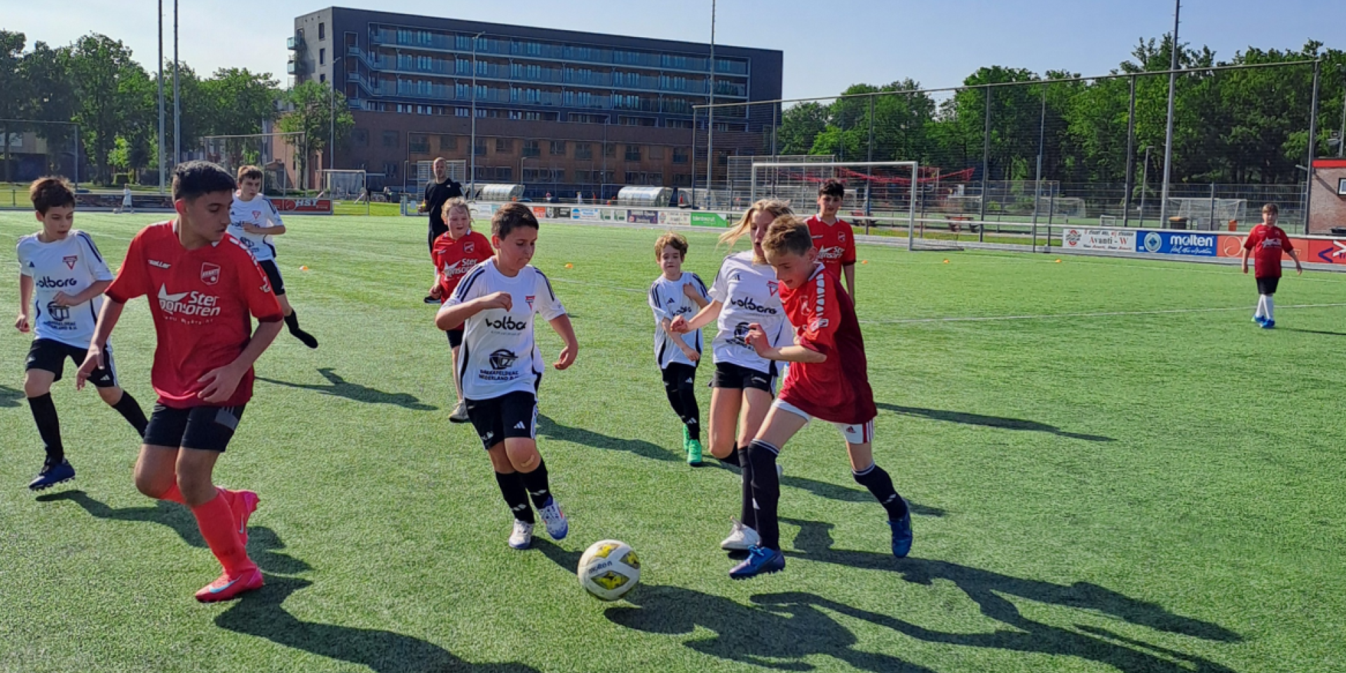 Iedereen kan schitteren op het veld: geslaagde wedstrijd Passend Voetbal