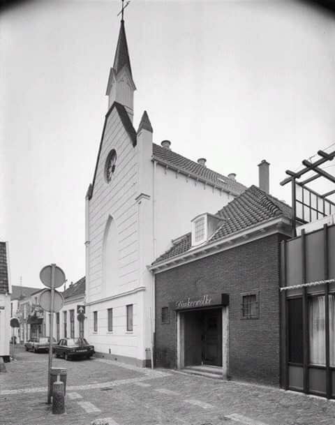 Menistenkerk voor-situatie
