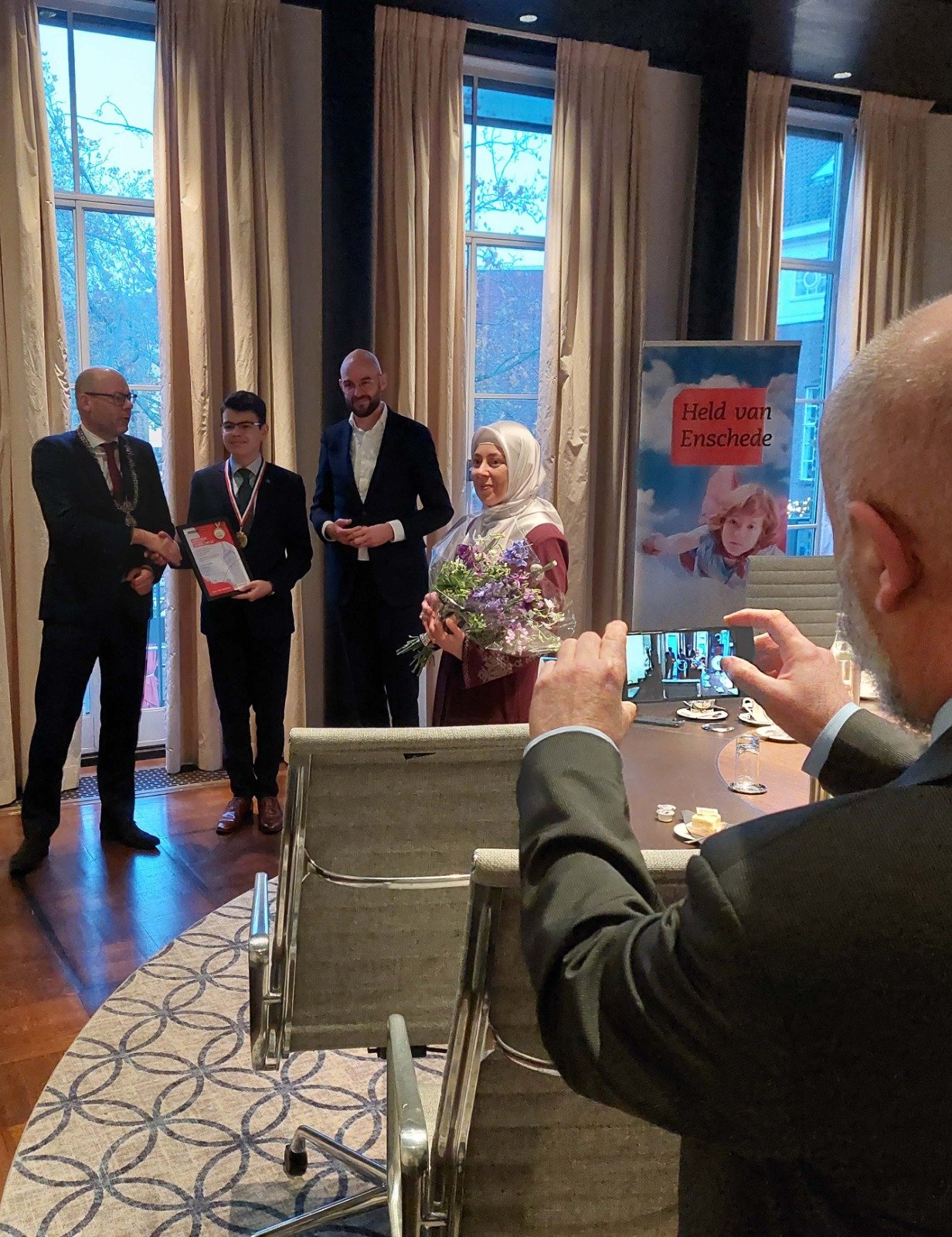 Talha neemt Jeugdlintje in ontvangst