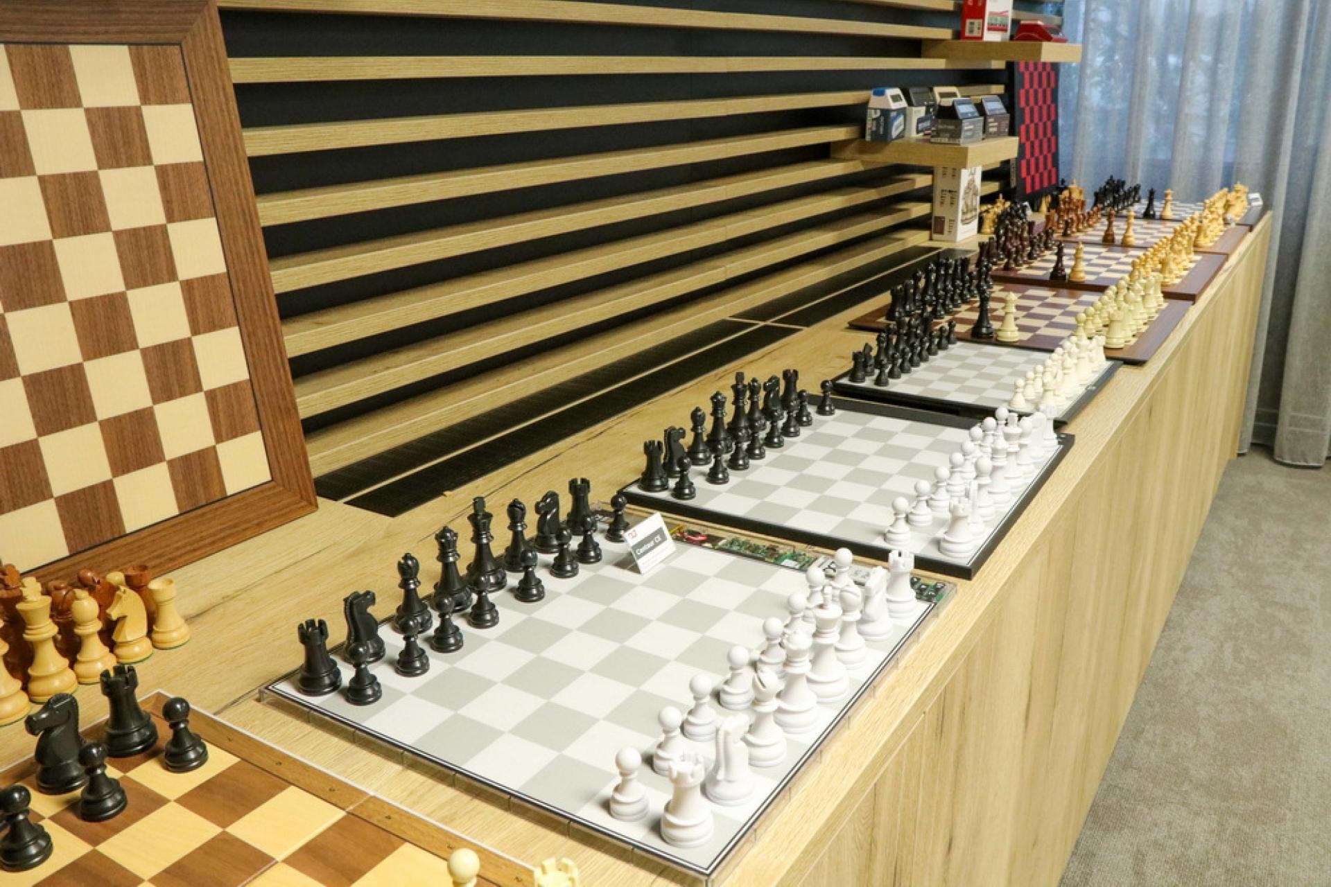 Foto van schaakborden bij DGT